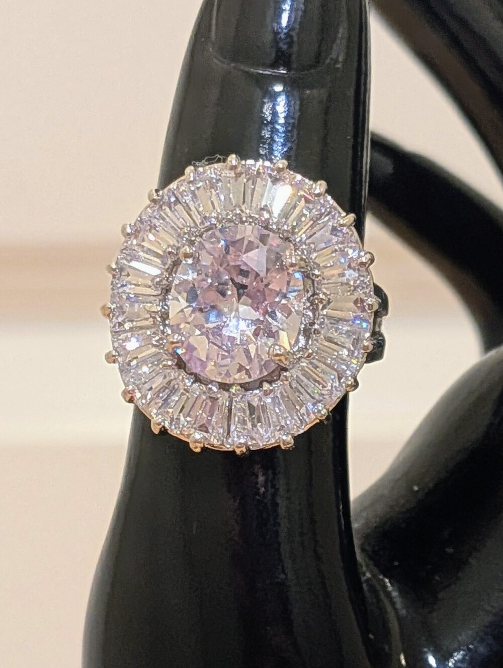 EUC 7 Silvertone and Cubic Zirconia Ballerina Style Statement Cocktail Ring